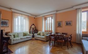 Tomas' House Clodio